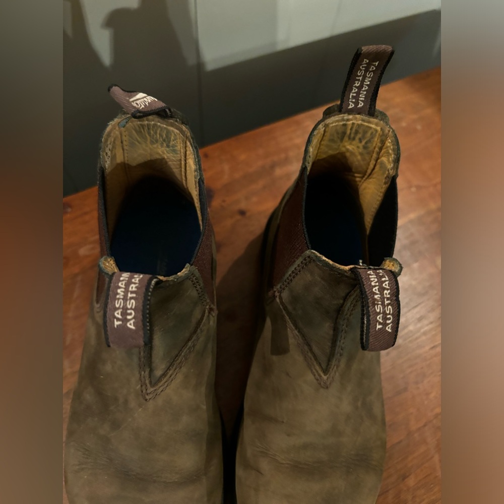 Kids Blunstone boots sz 3